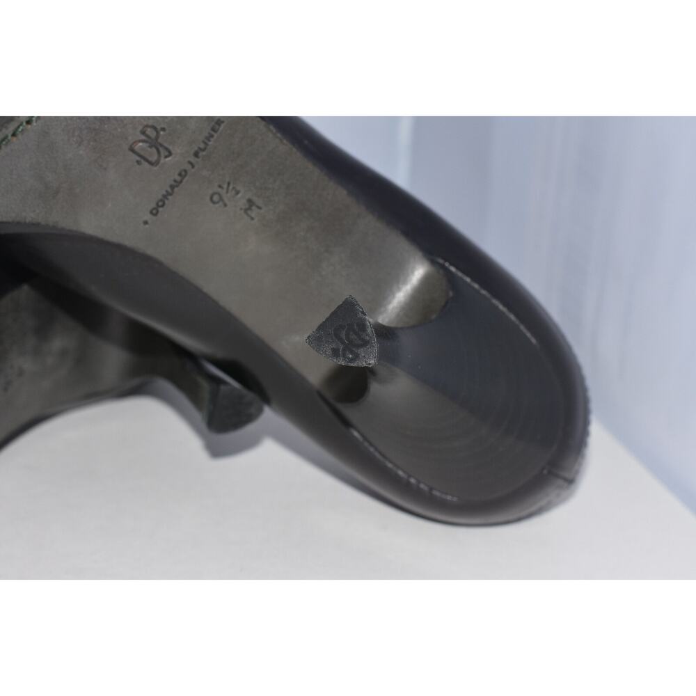Donald J Pliner Mato Black Leather Pointed Toe Pump Bootie Womens Size 9 - Picture 12 of 13